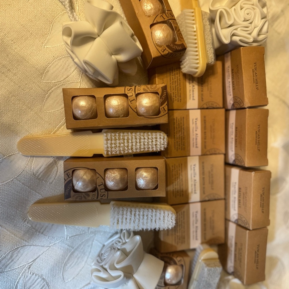 Tuscan Soul Bath & Body Decor Set - Cream and Brown